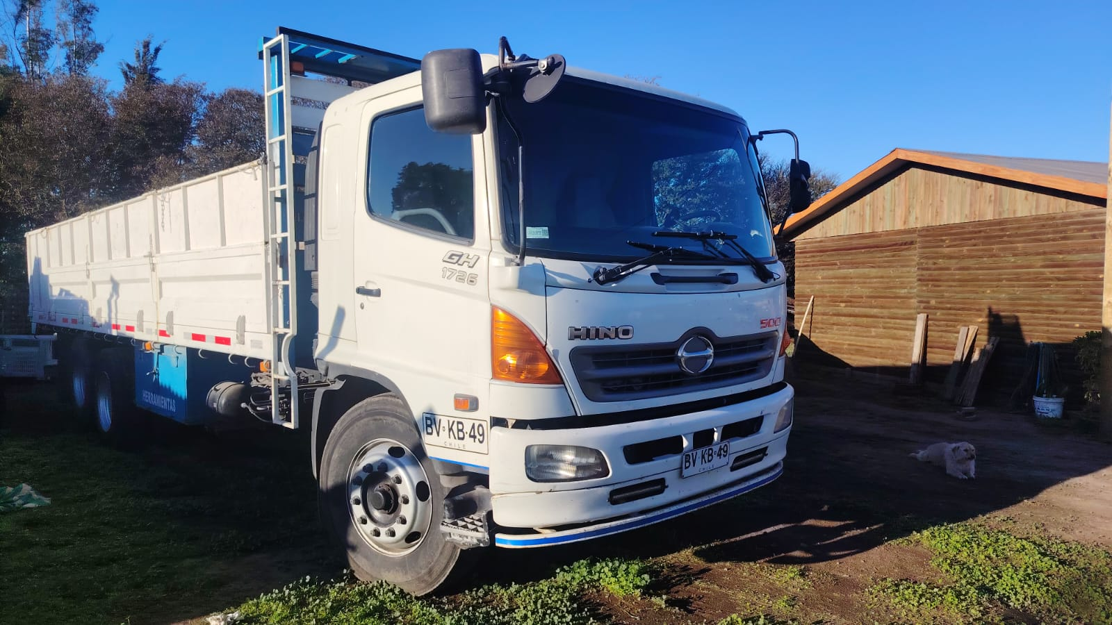 Camión Hino 500